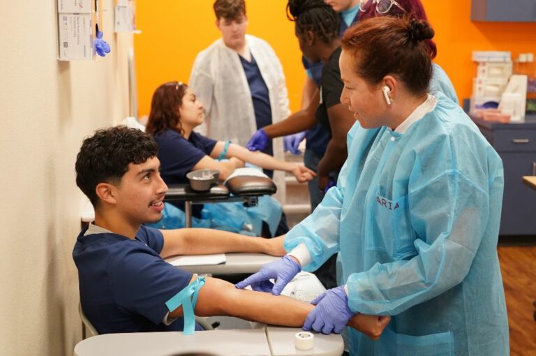 Phlebotomy Training: What to Expect While You’re in School